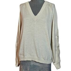 Skies Are Blue  Cream V Neck Sweater Size Medium
